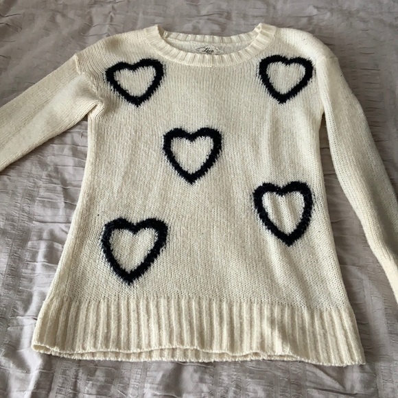 Heart sweater - Picture 1 of 2